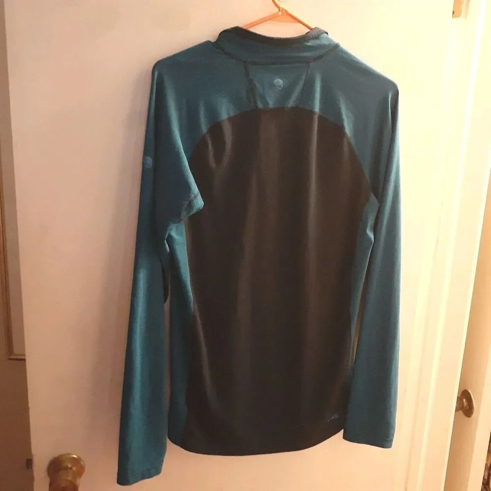 Mountain Hardwear top men's small s Navy Blue 1/4 Zip Pullover Long Sleeve shirt